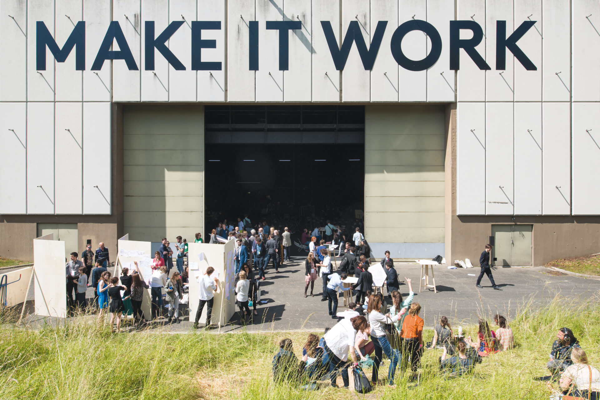 Bruno-Latour-&-Frédérique-Aït-MakeitWork