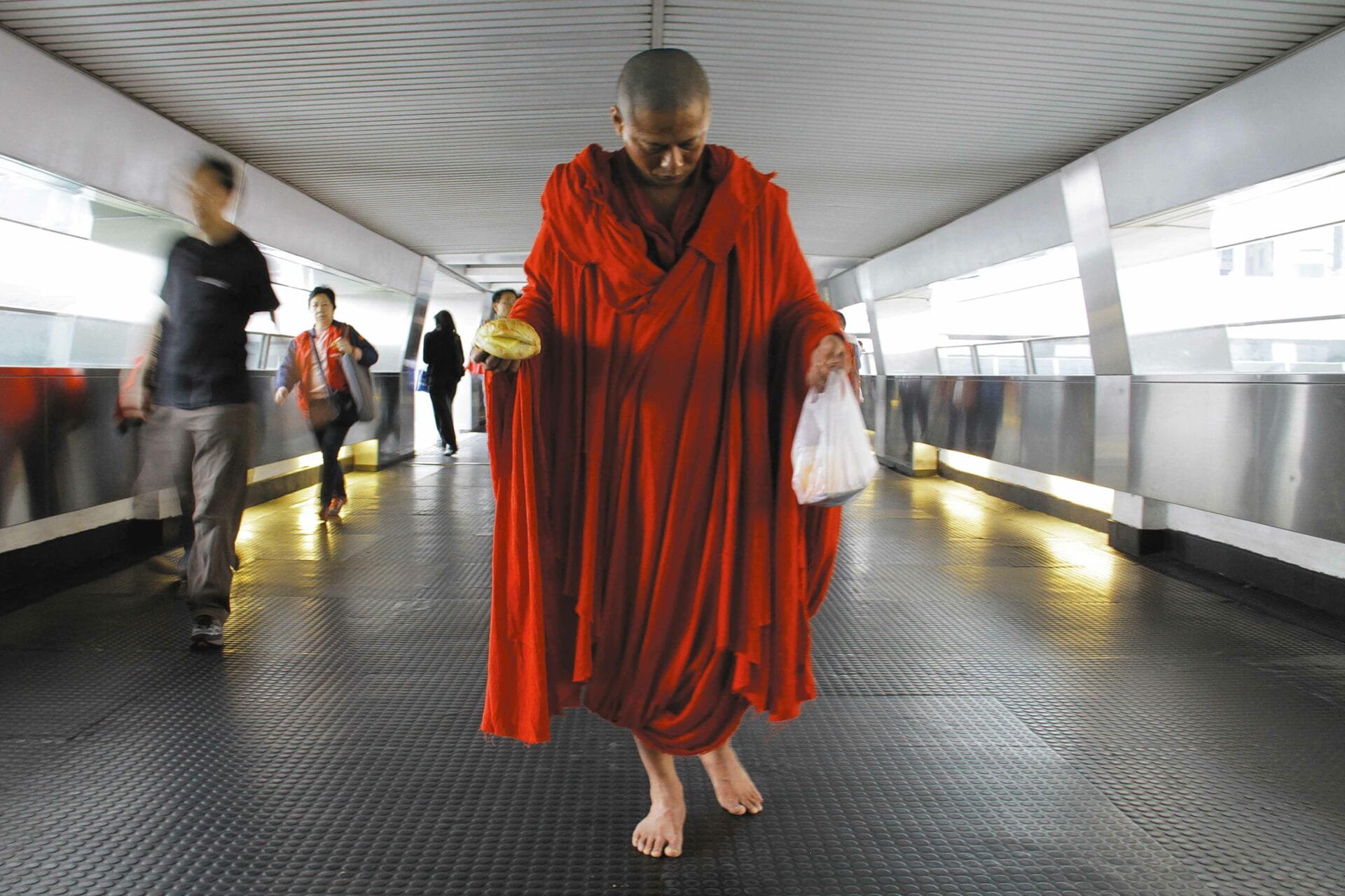 Tsai-Ming-liang_Walker