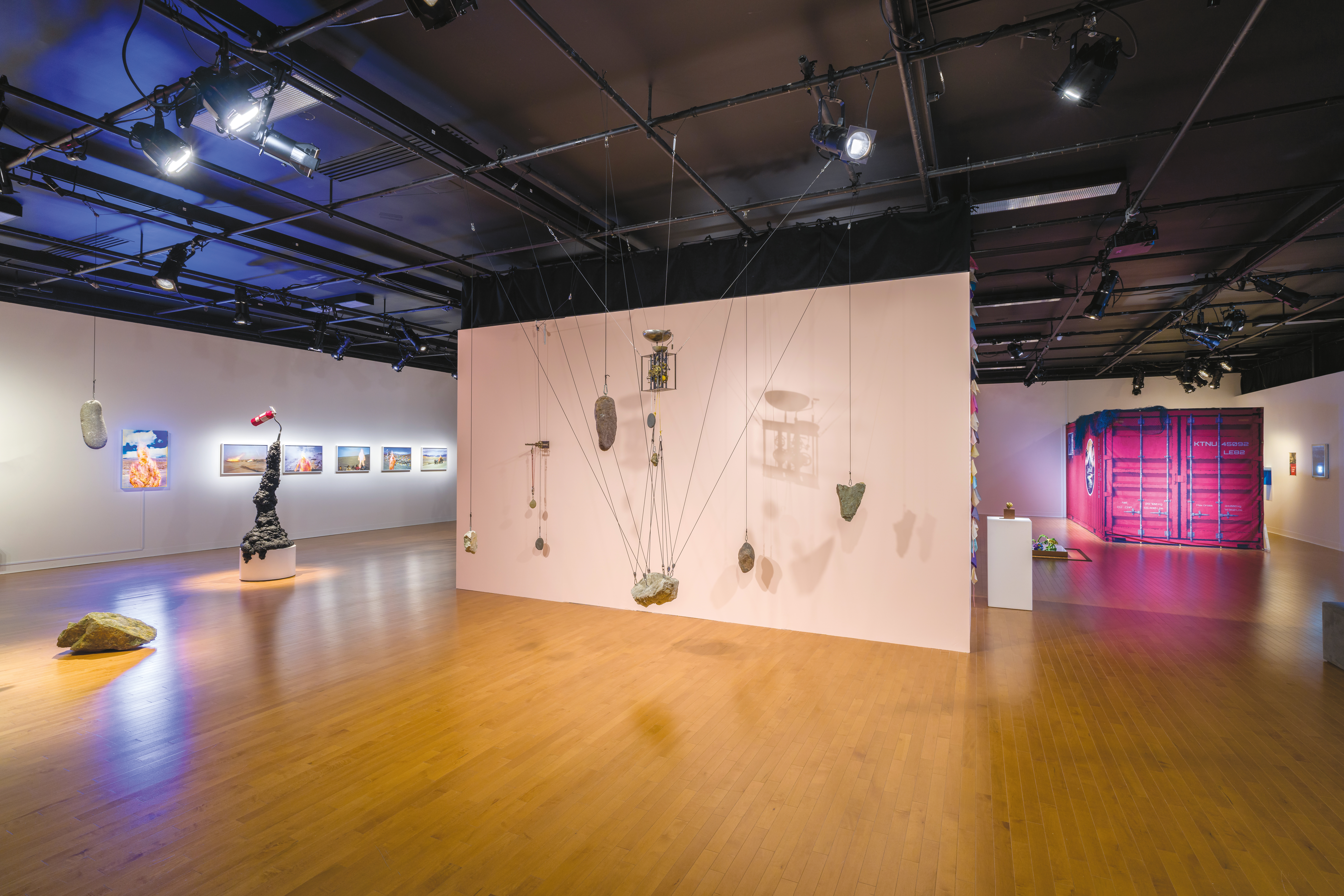 L'éternité si possible, vue d'exposition, Salle Alfred-Pellan, Laval, 2025.