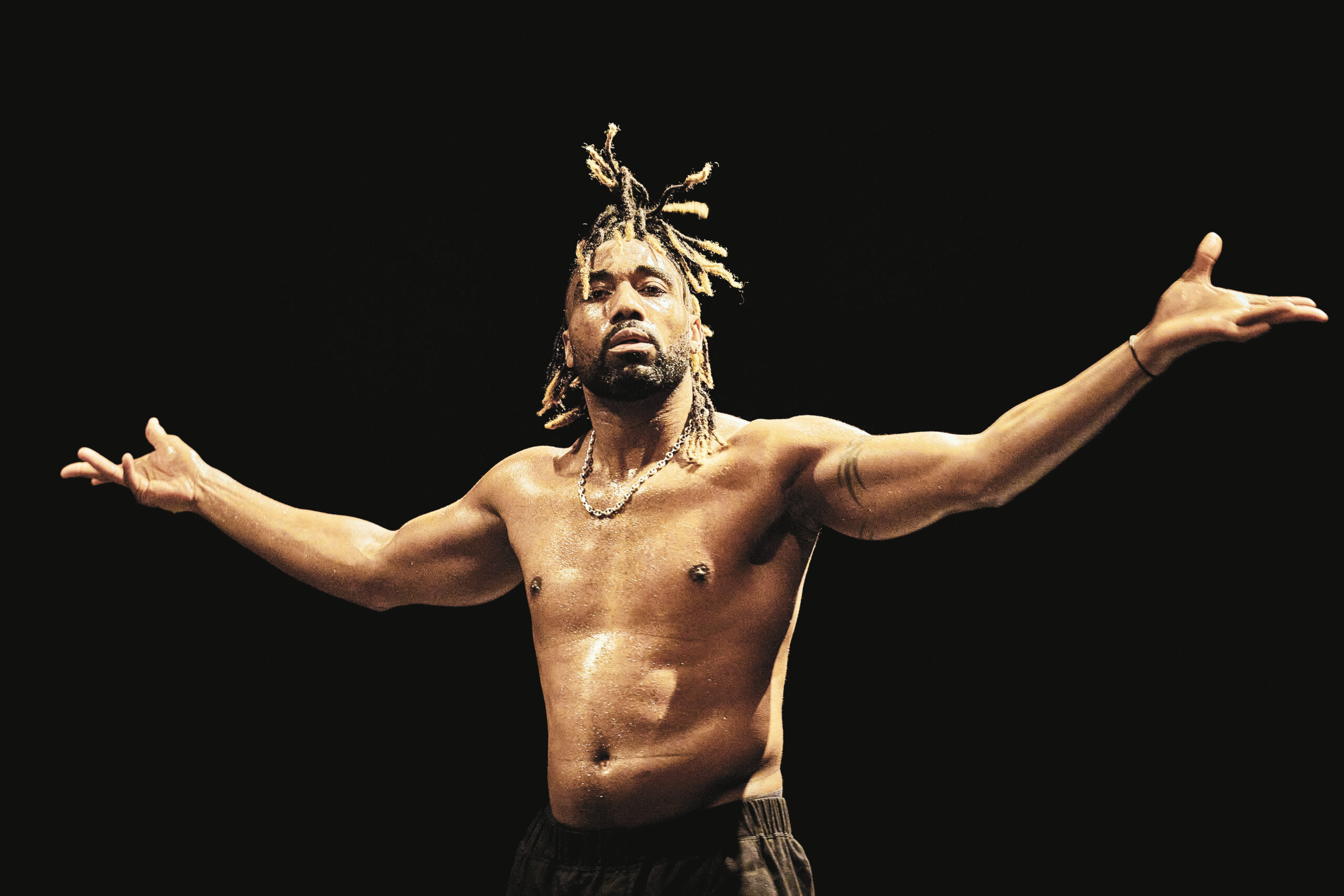 Bintou Dembélé Rite de passage—solo II, 2022-2025.