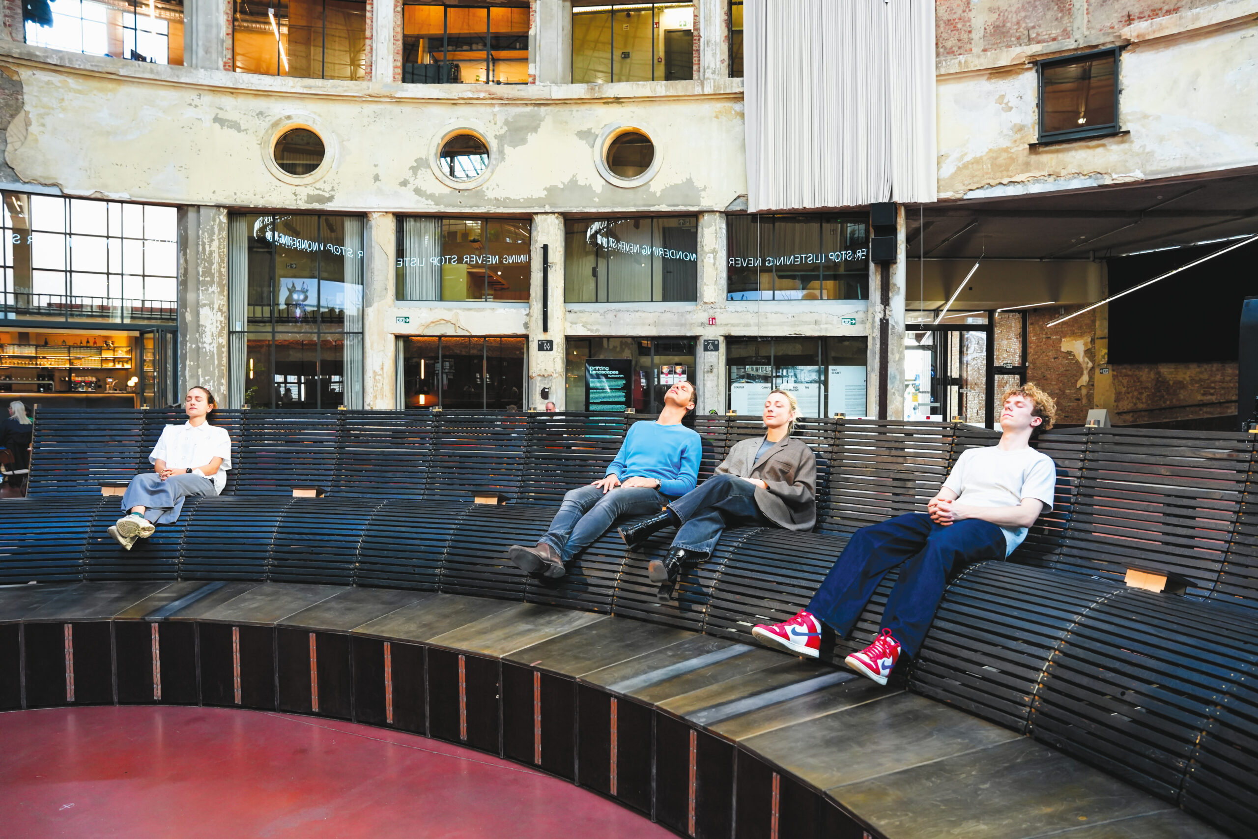 Dries Depoorter Recharge XL, 2024-2025.