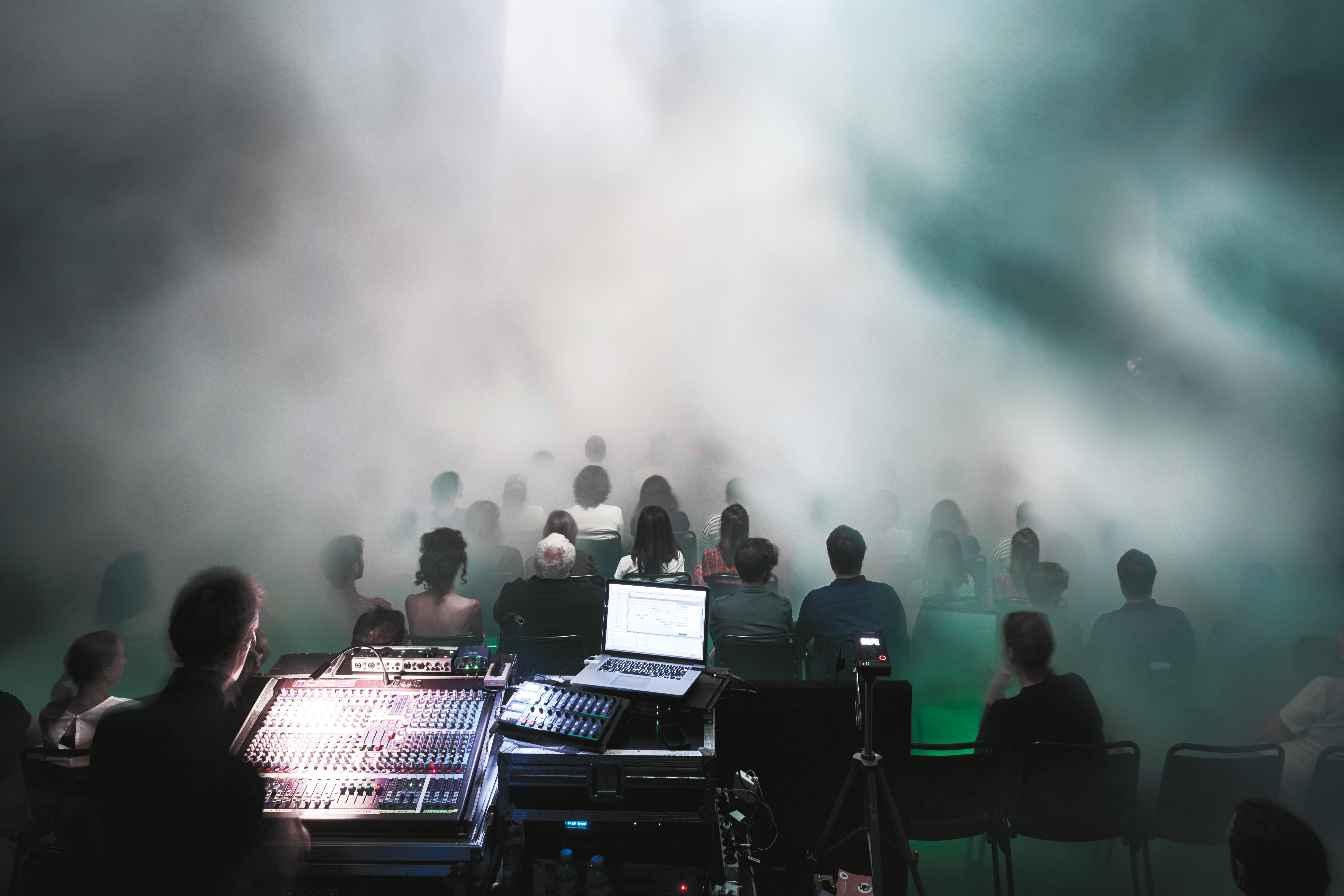 Kurt Hentschläger FEED X